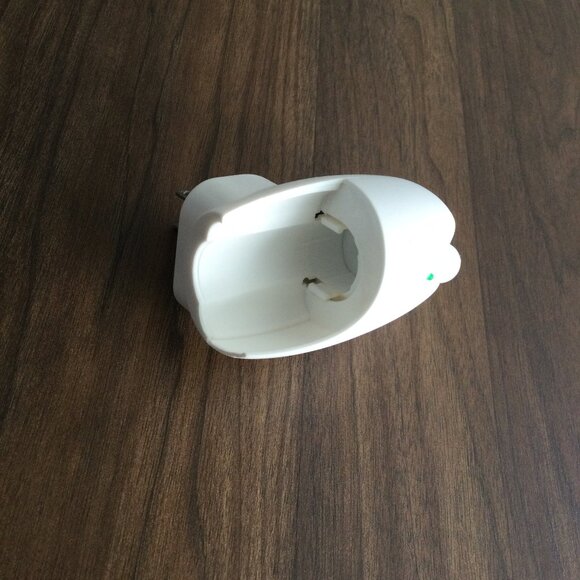 4-Pack Air Wick Plug-In Scented Oil Warmers (No Scent Oil Included) - Picture 5 of 5